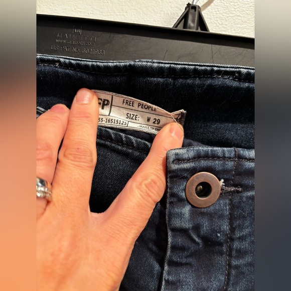 Free People Dark Blue Flare Jeans size 29 pull-on clean simple neutral basic - Picture 12 of 16